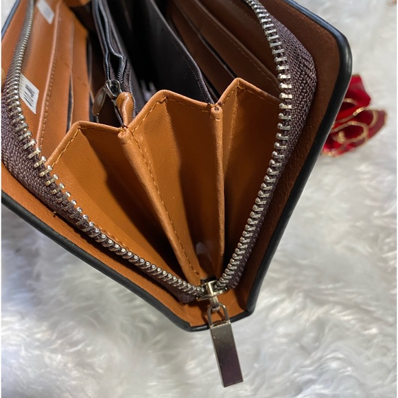 Wallet Brand New Never Used - Picture 8 of 11